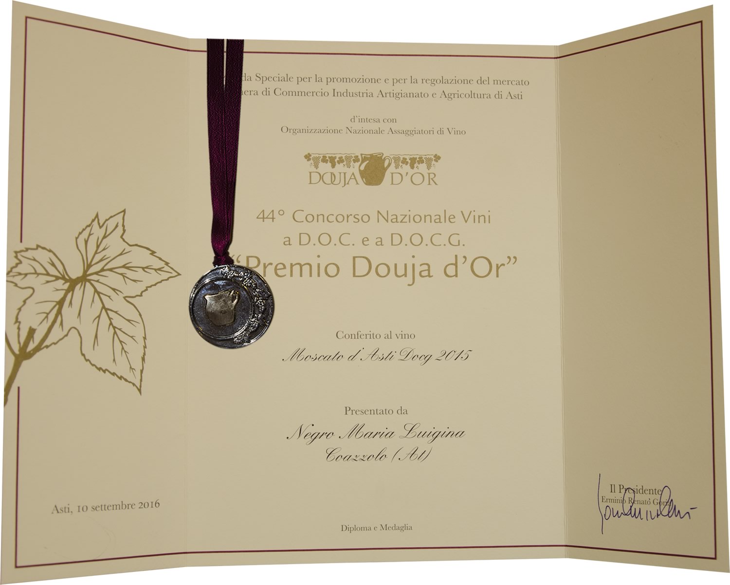 "Premio Douja d'Or" 2016 - Moscato d'Asti D.O.C.G. 2015.